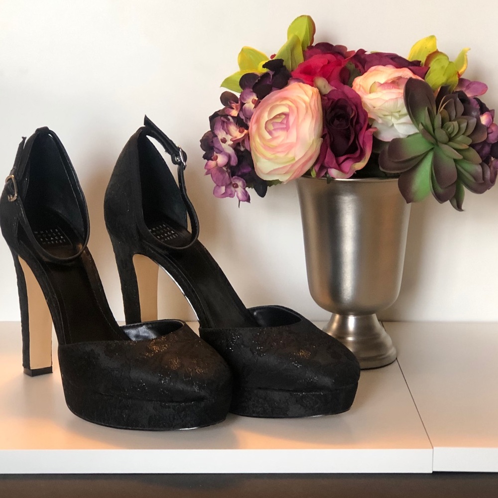 White House Black Market “Katrina” Shoes Size 7
